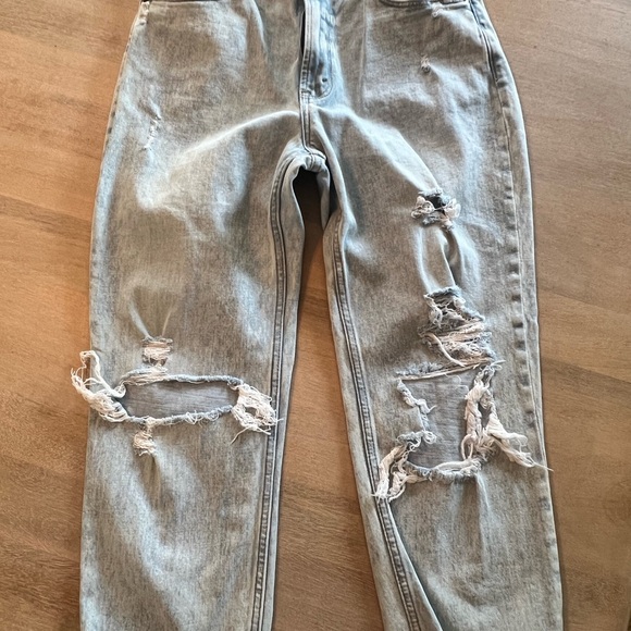 Abercrombie & Fitch Blue Cropped Ankle Jeans - Picture 2 of 3